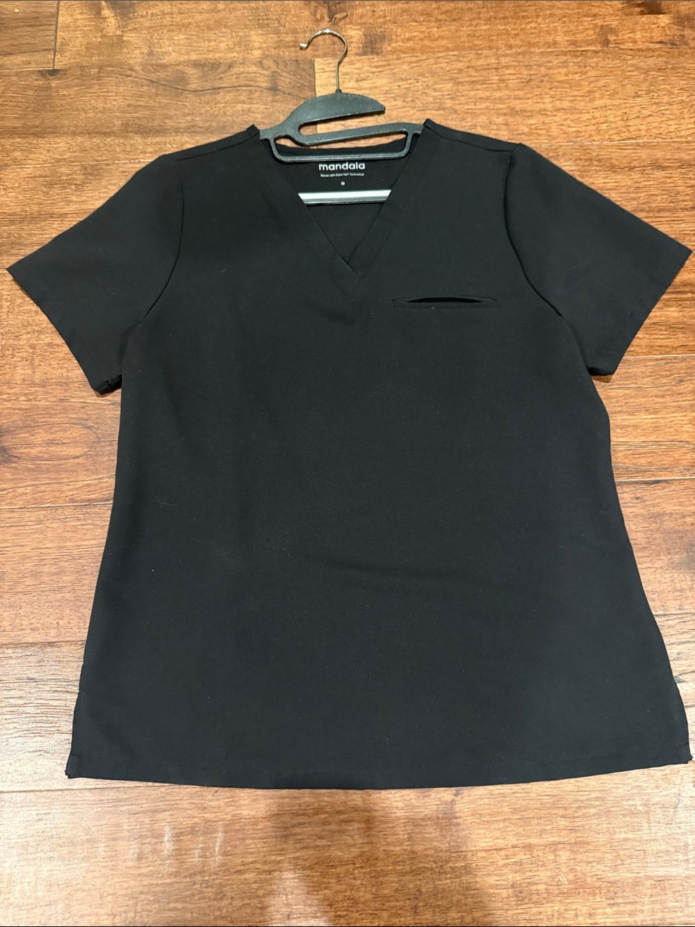 Sz M Black Mandala One Pocket Scrub Top